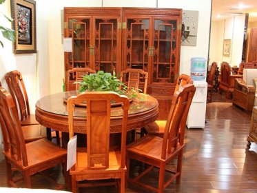 【山東實(shí)木家具】凱迪傾情助力選購(gòu)實(shí)木餐桌